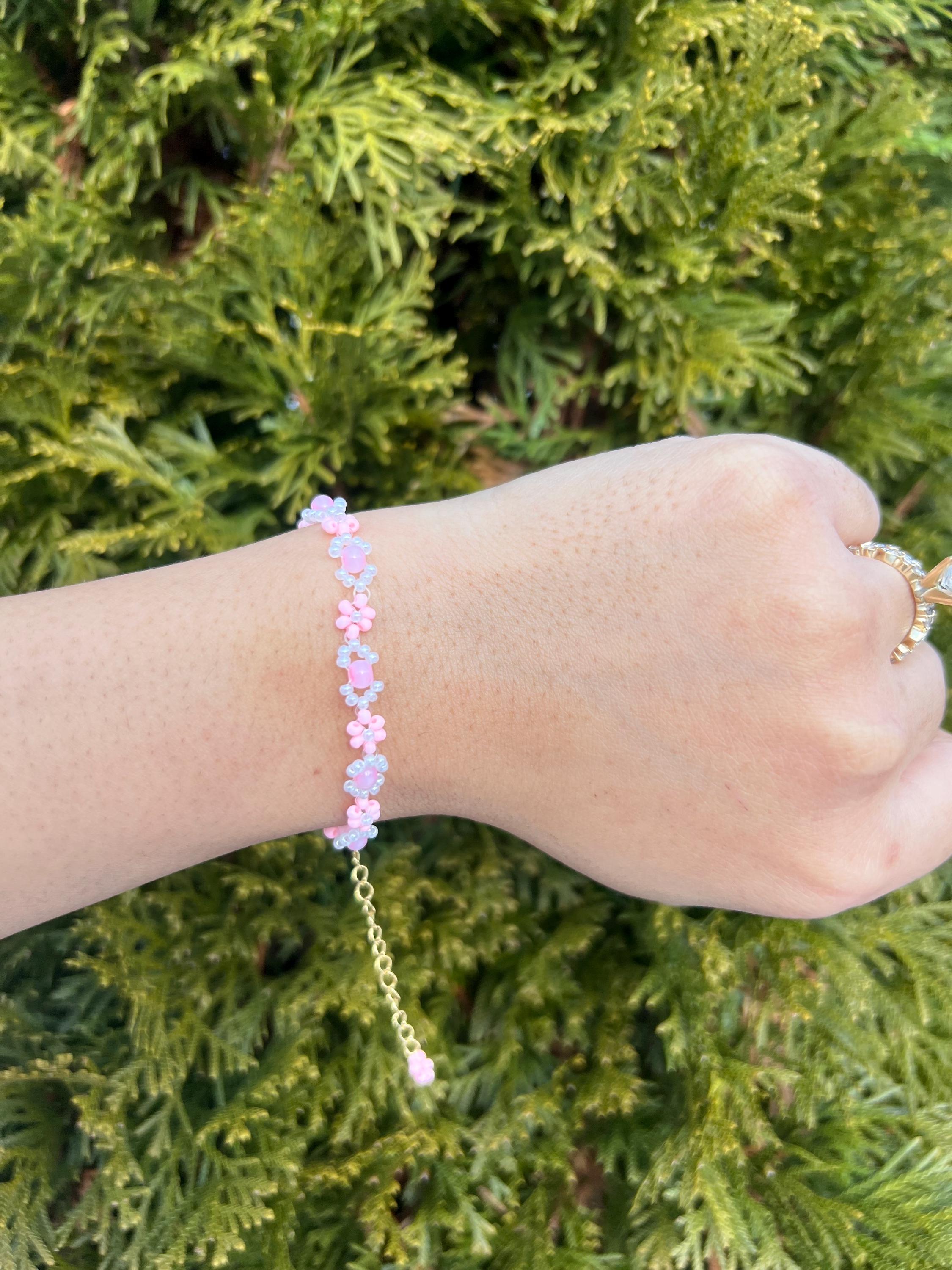 Pink & White elegant flower Beaded Bracelet