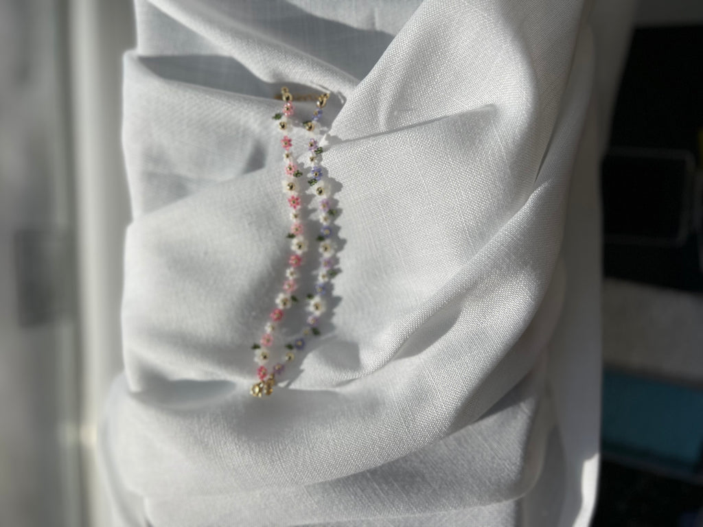 Pink or purple with white daisy bracelet perfect bff bracelet