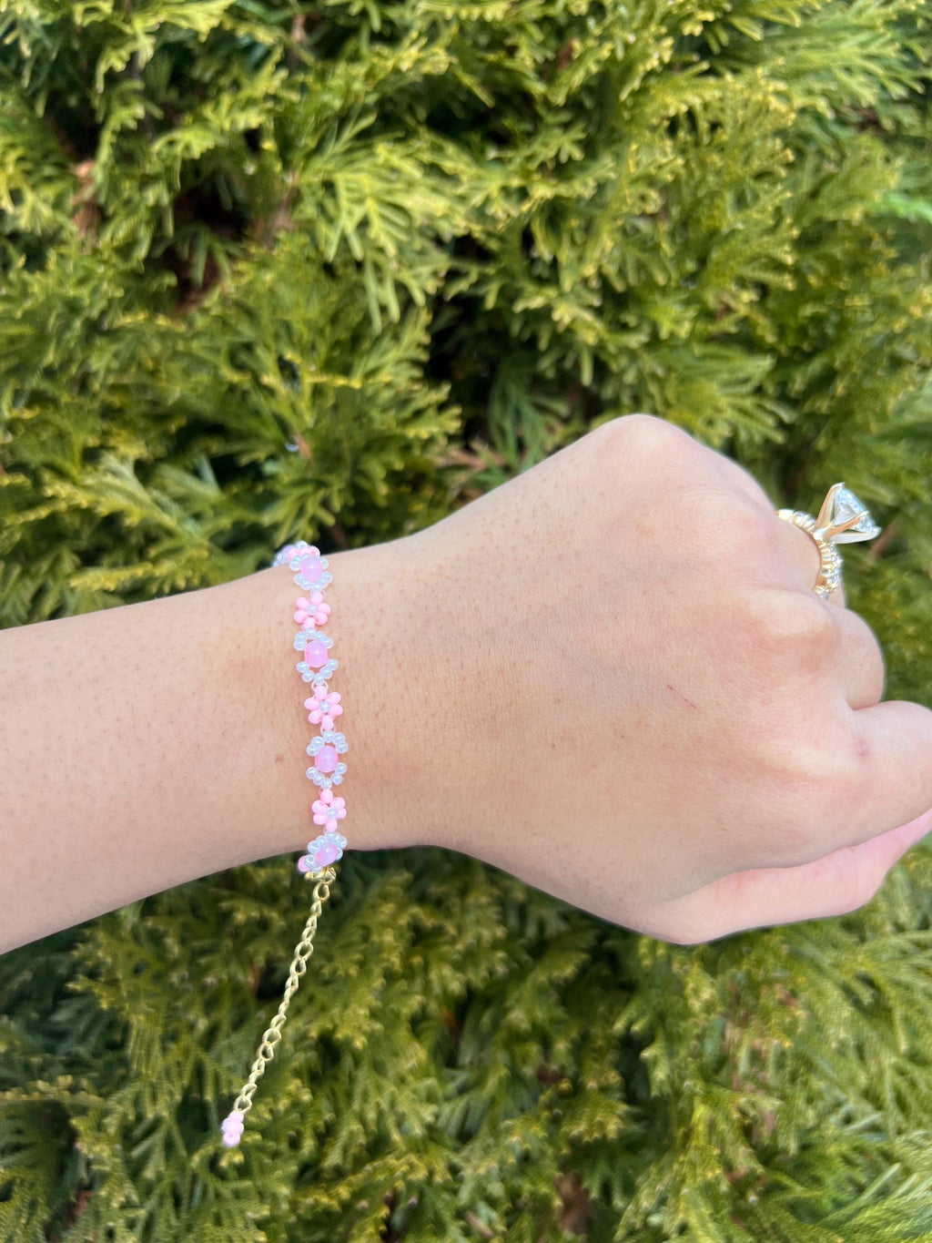 Pink & White elegant flower Beaded Bracelet