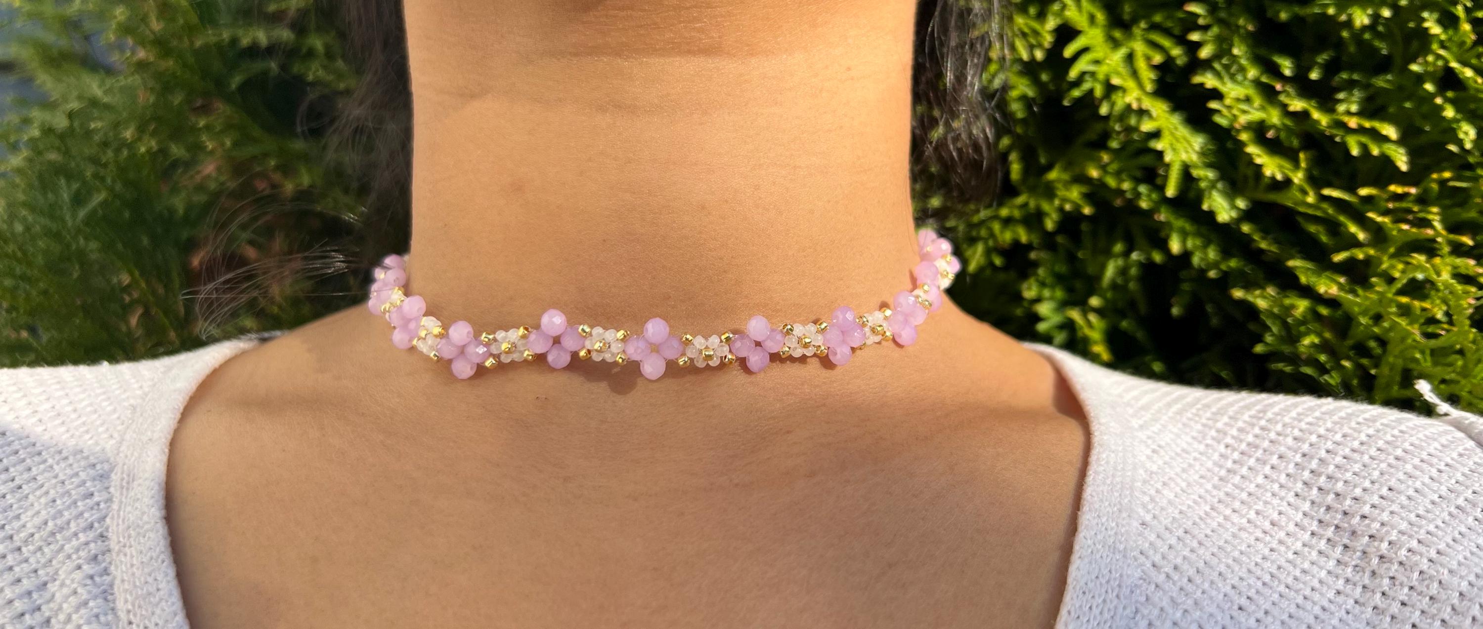 Daisy beaded flower Necklace