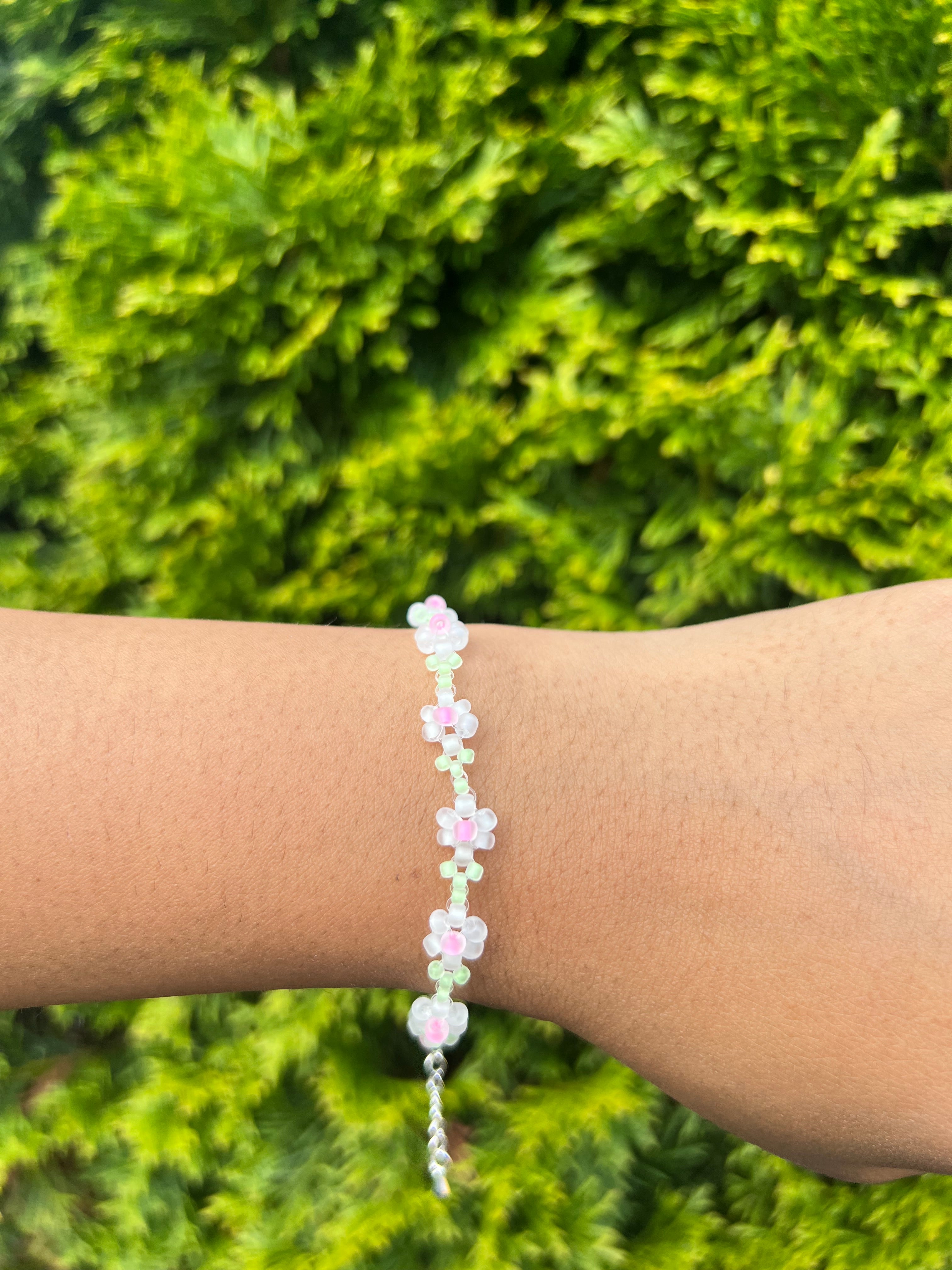 Glow in the dark daisy bracelet