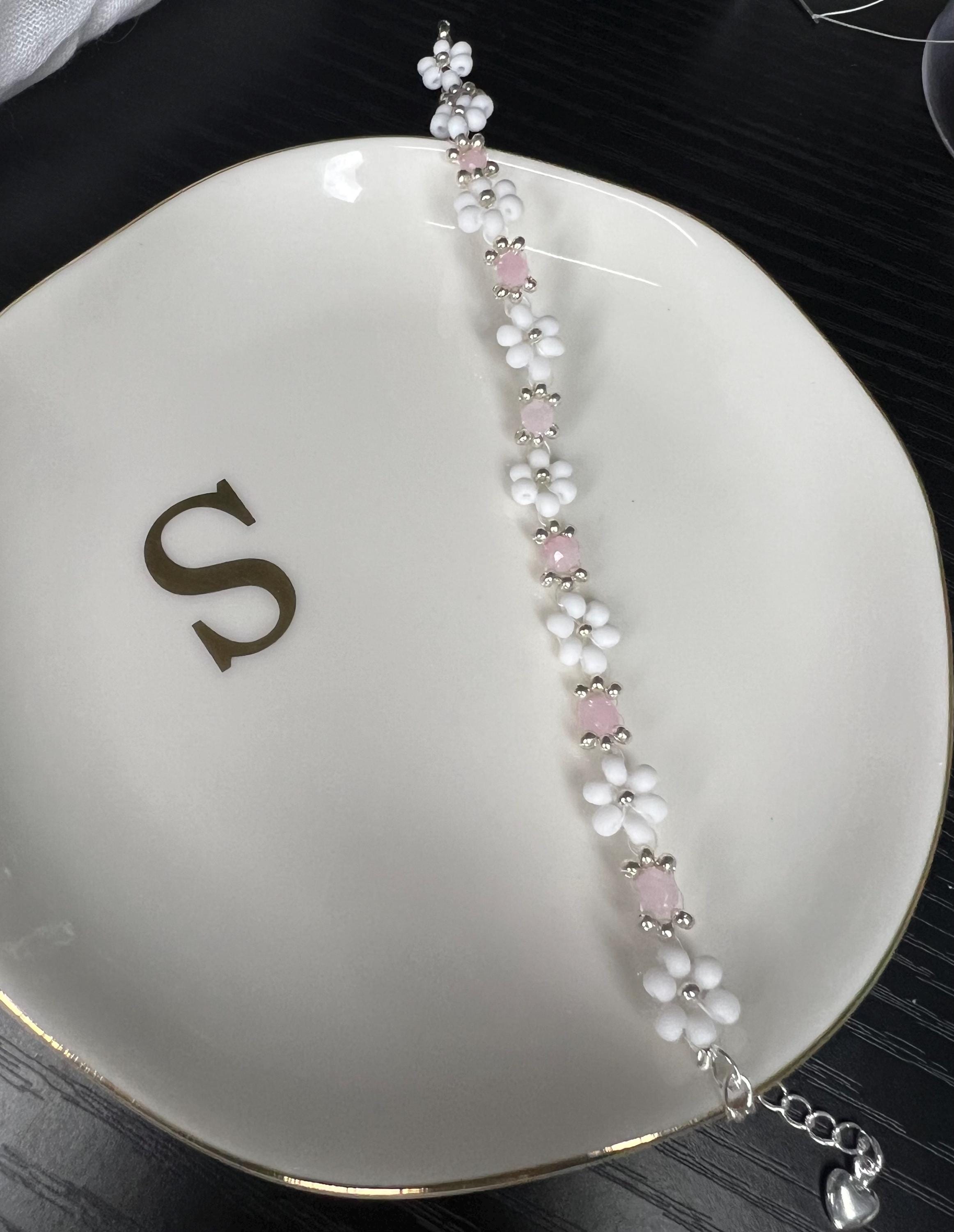 White & Silver Daisy w. Pink ,  Beaded Bracelet, Daisy Bracelet, Flower Bracelet, Dainty, Aesthetic Bracelet, Gift for Her