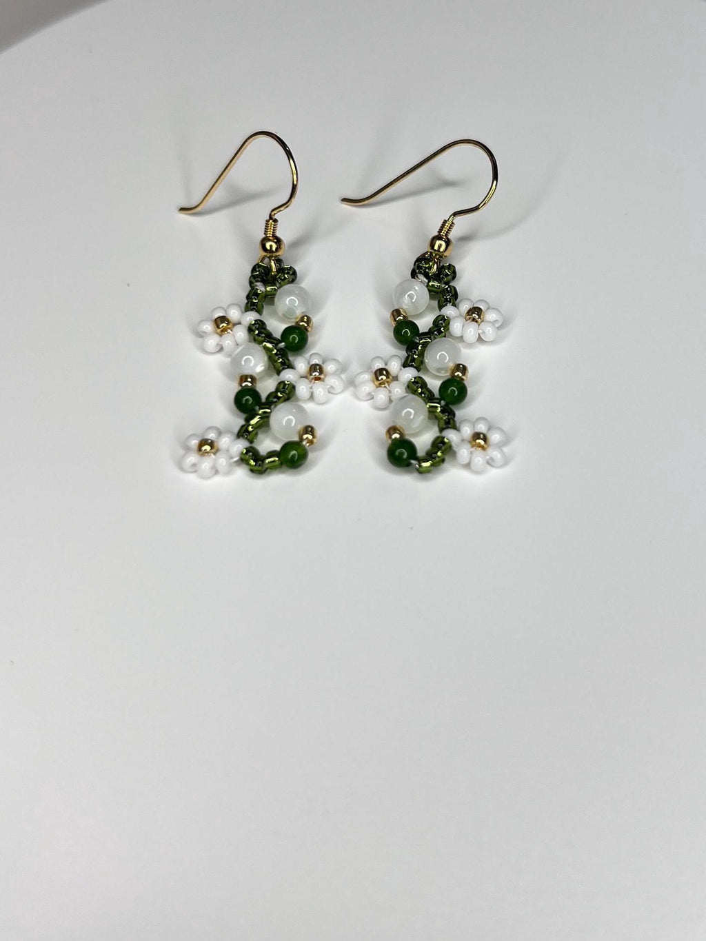 Daisy white and green vine earrings, gift for her, cute flower earrings