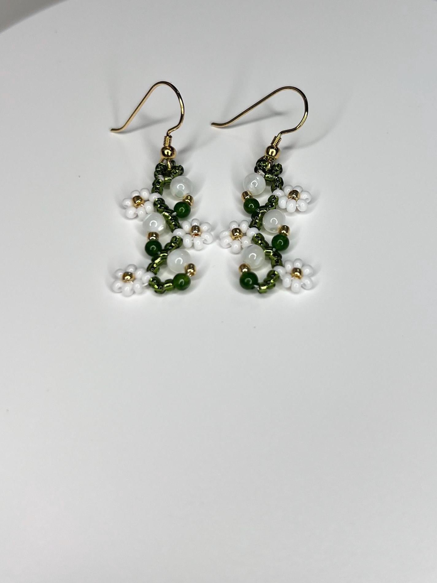 Daisy white and green vine earrings, gift for her, cute flower earrings