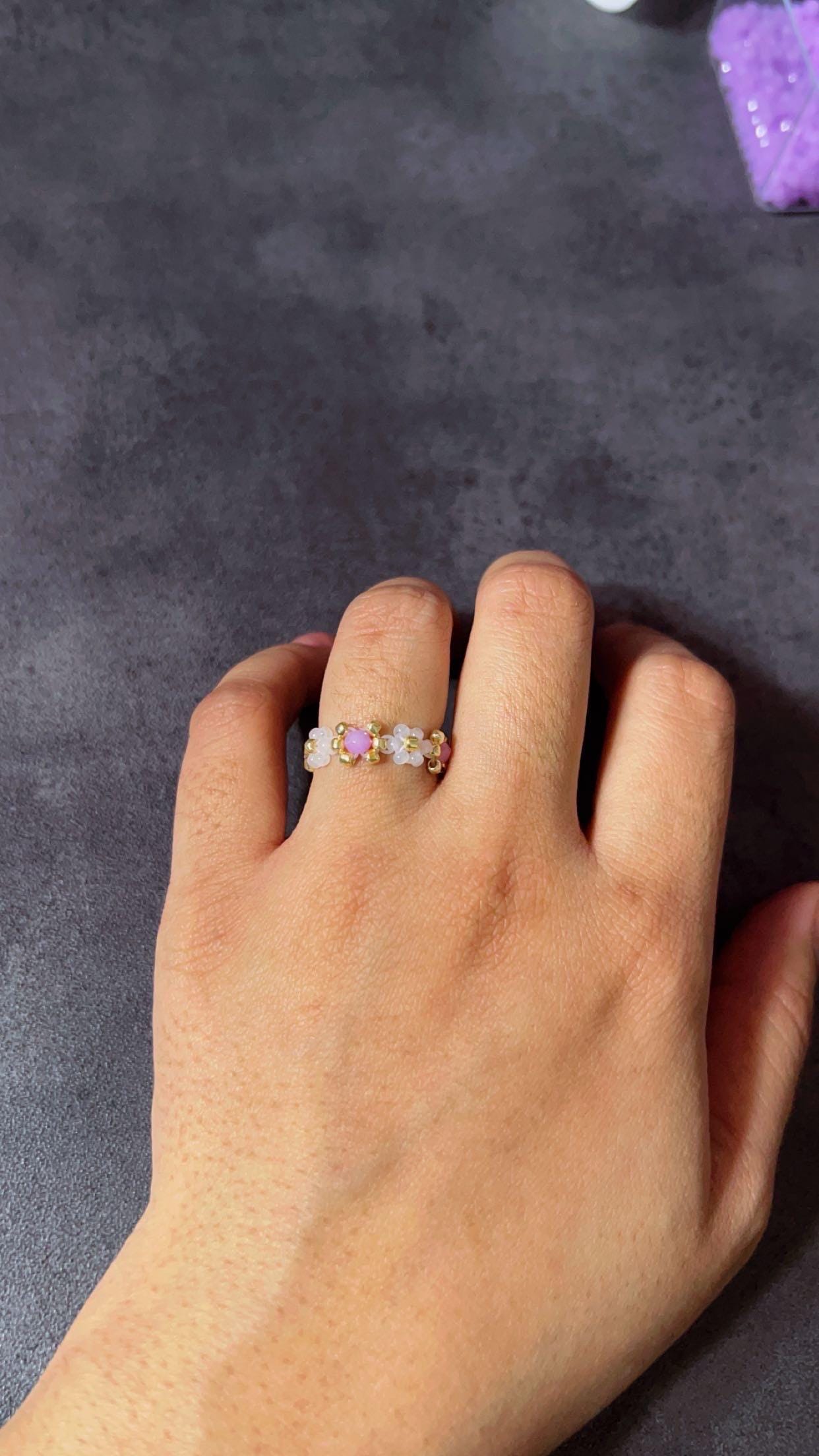 Purple & White daisy bead ring,flower beaded ring,,stretchy ring, dainty jewelry, cute beaded ring, gift for her, sunflower ring