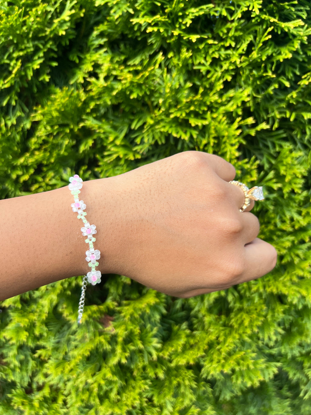 Glow in the dark daisy bracelet