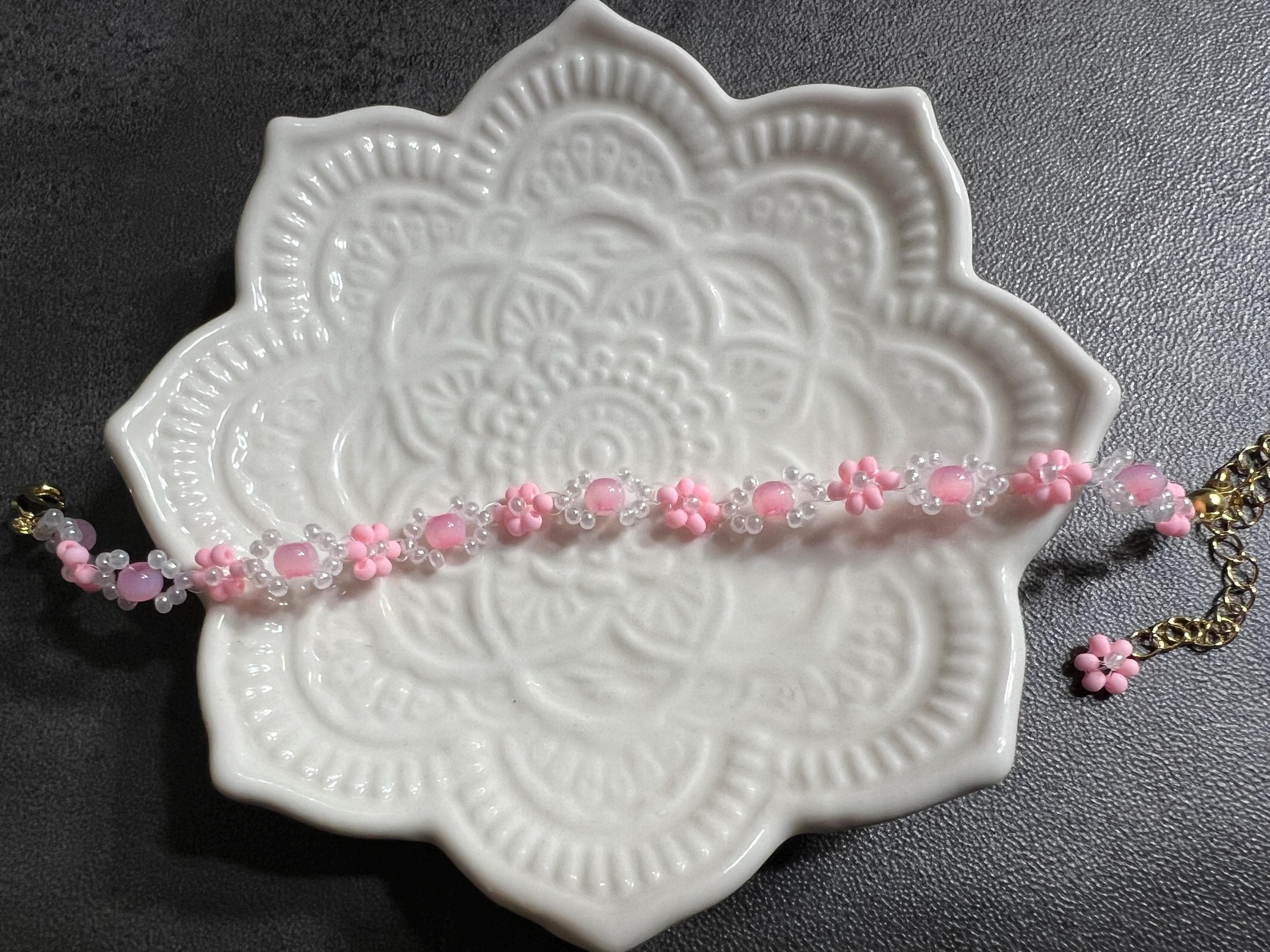 Pink & White elegant flower Beaded Bracelet