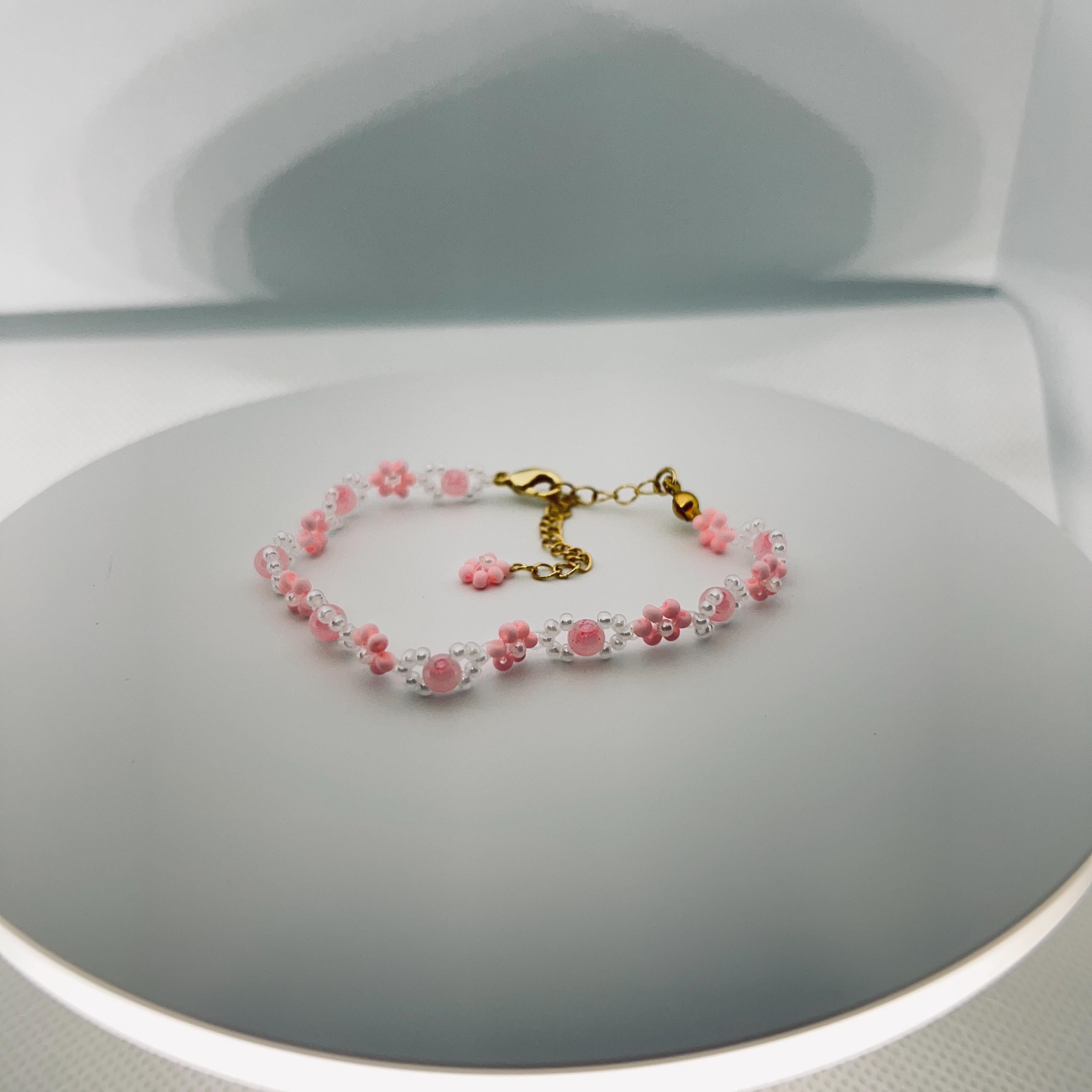 Pink & White elegant flower Beaded Bracelet