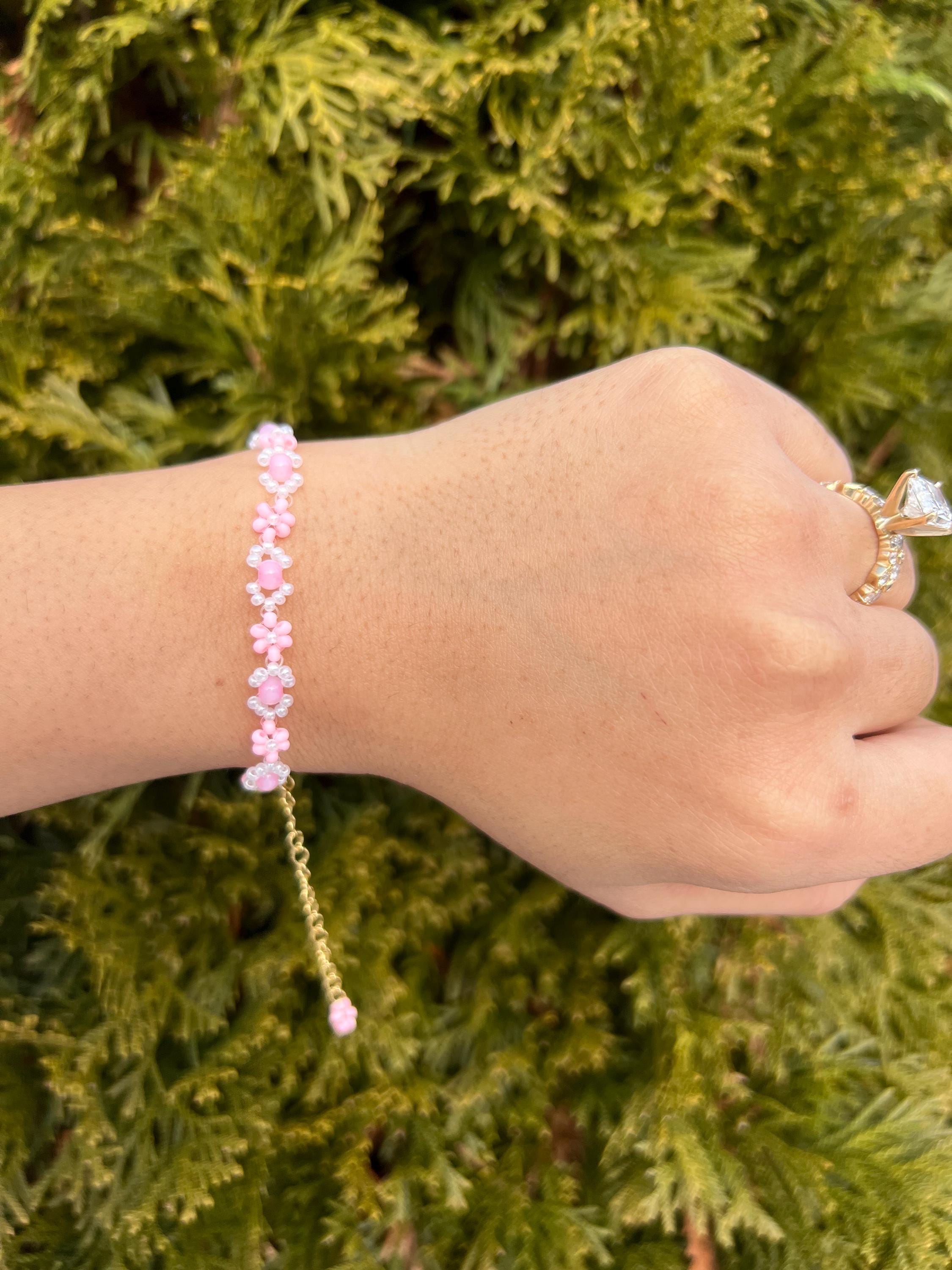 Pink & White elegant flower Beaded Bracelet