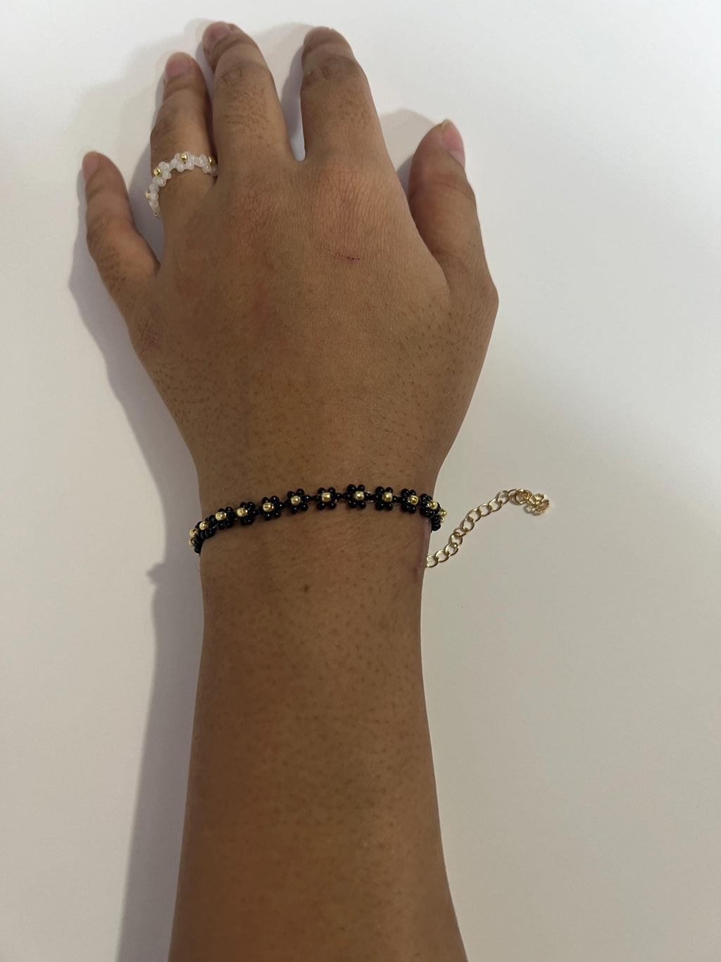 Black daisy seed bead Beaded Bracelet