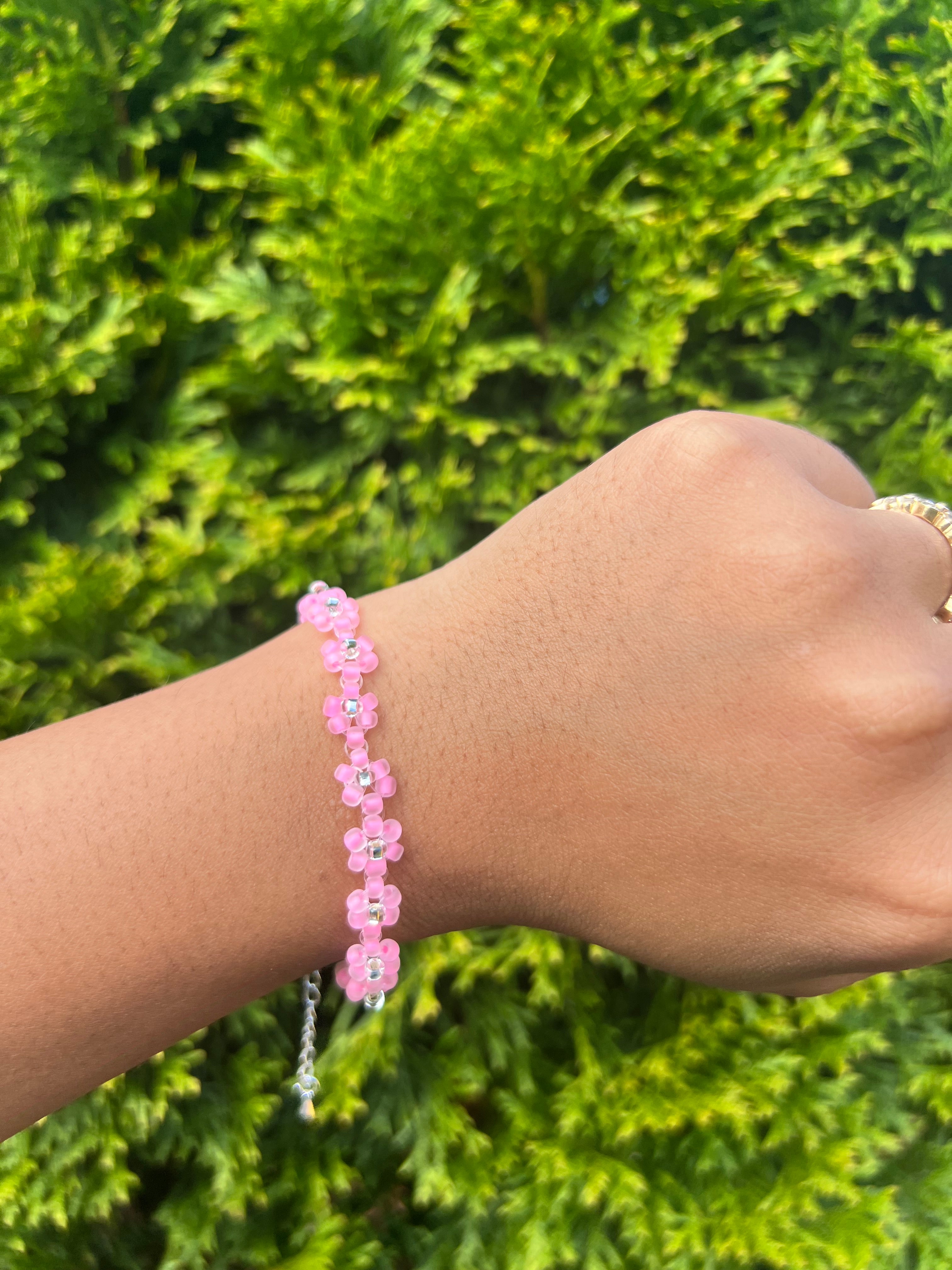 Glow in the dark daisy bracelet