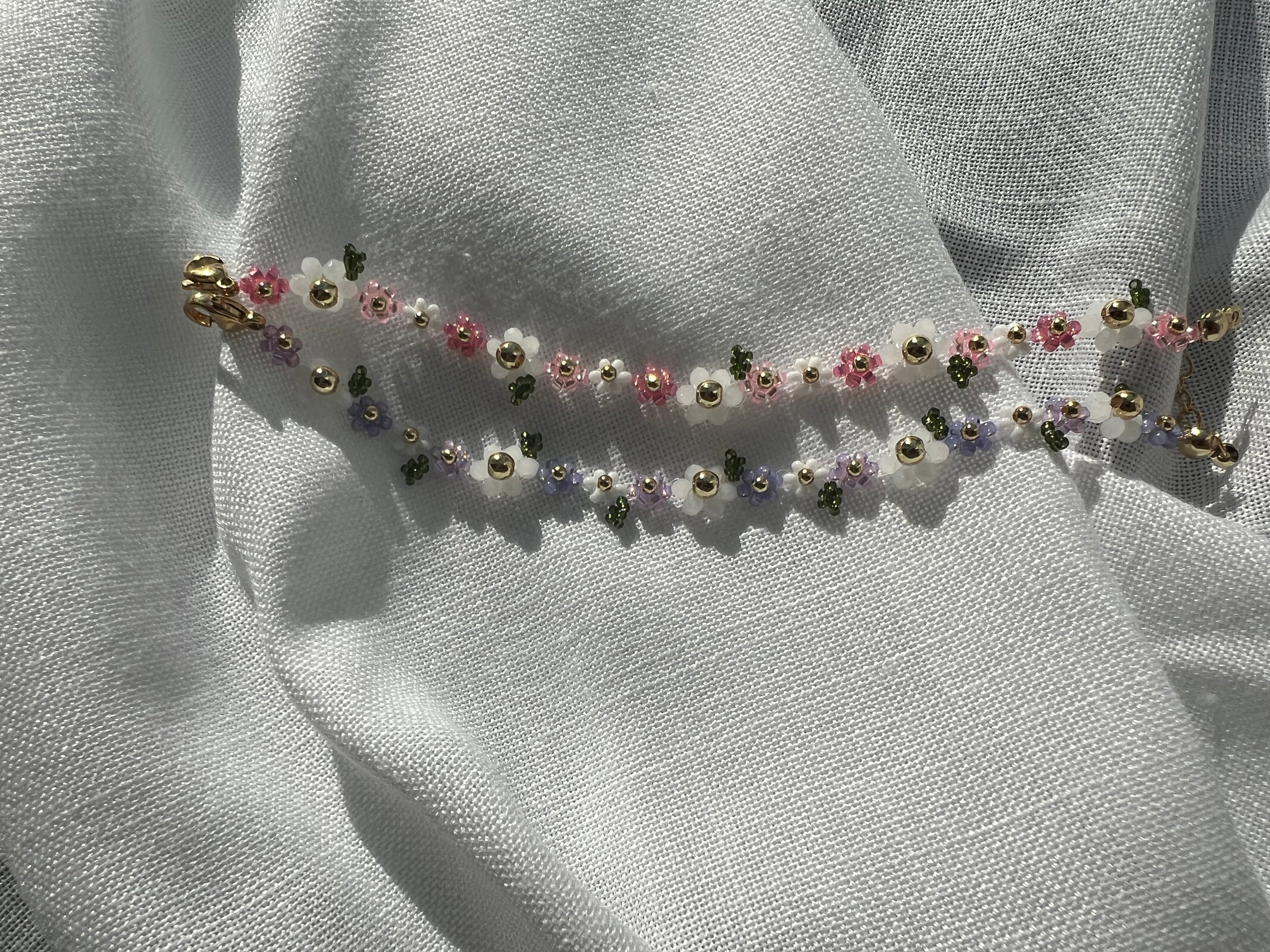 Pink or purple with white daisy bracelet perfect bff bracelet