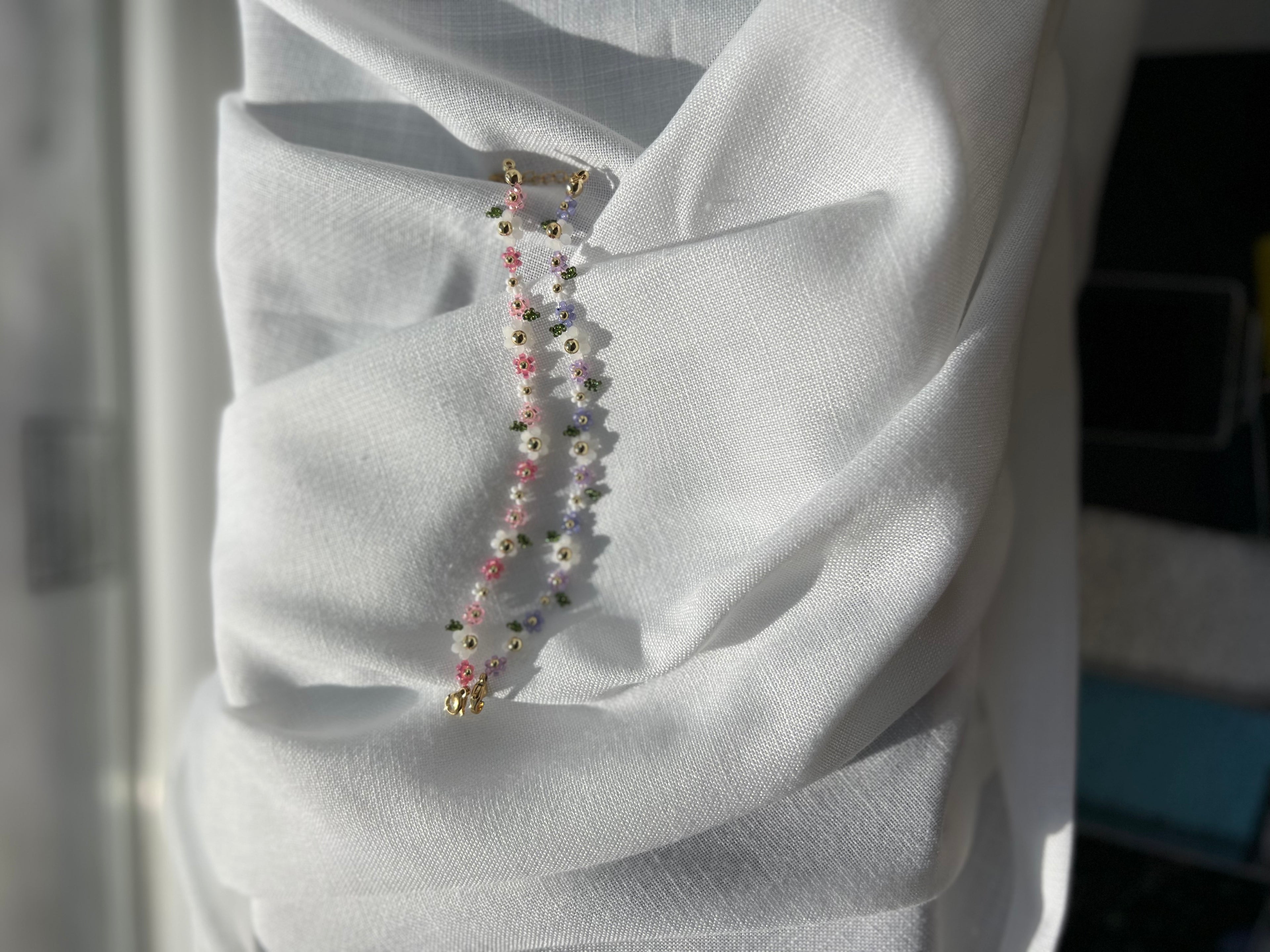 Pink or purple with white daisy bracelet perfect bff bracelet