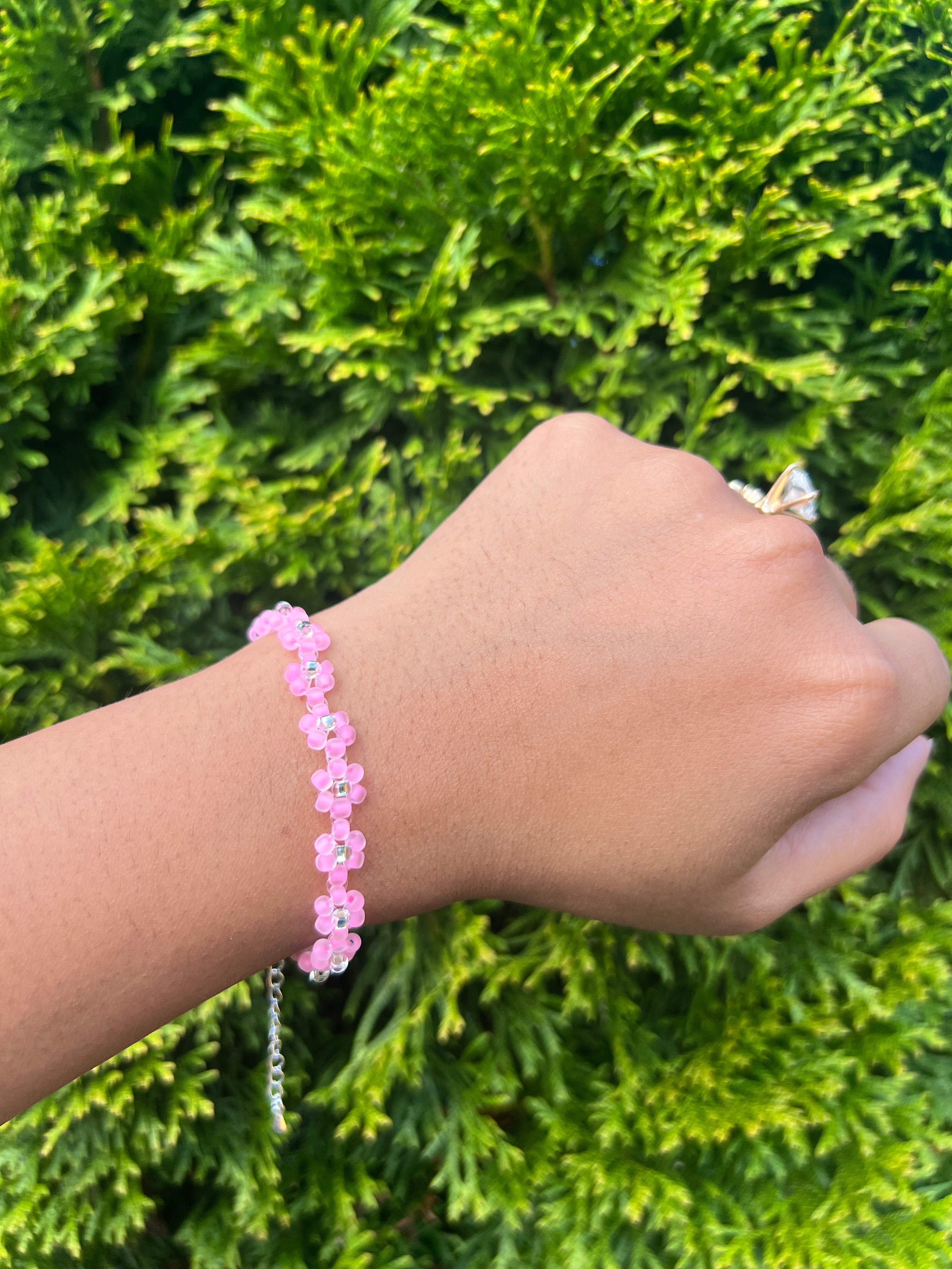 Glow in the dark daisy bracelet