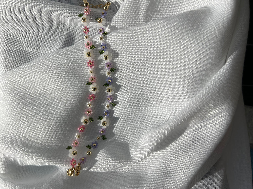Pink or purple with white daisy bracelet perfect bff bracelet