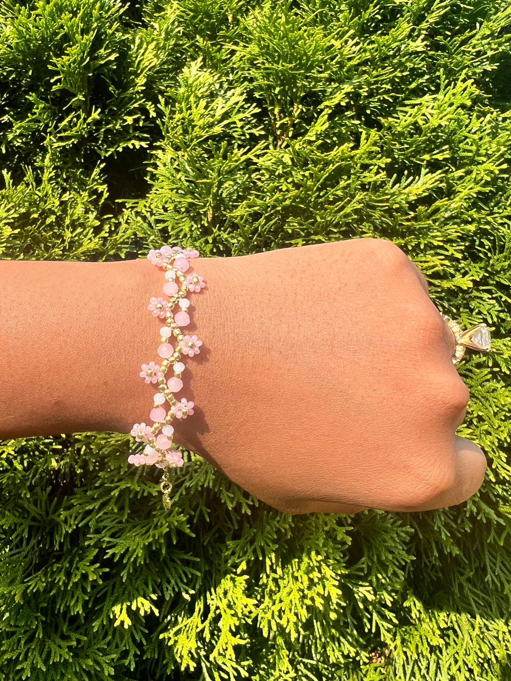 Pink with white accent daisy vine Beaded Bracelet
