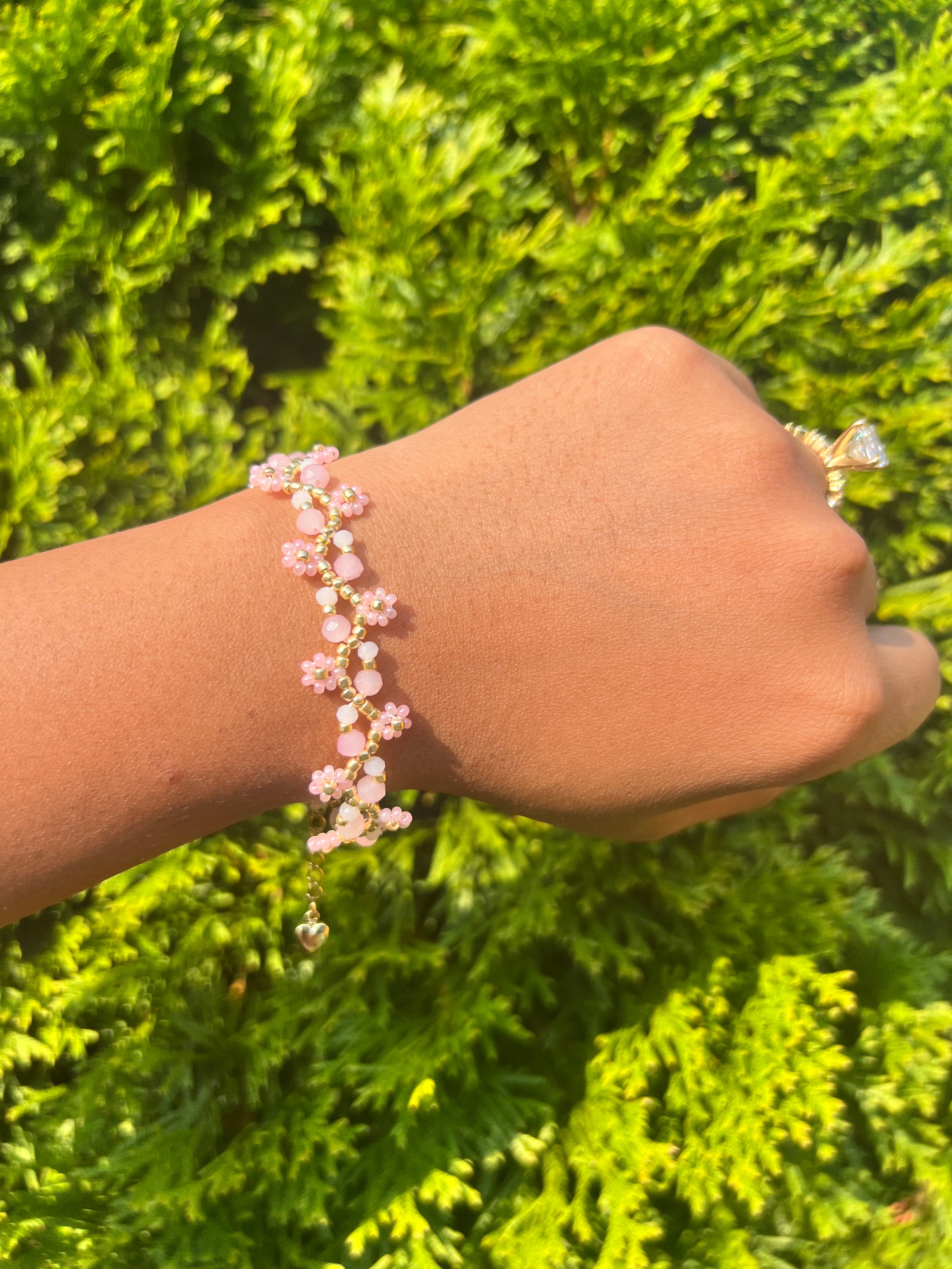 Pink with white accent daisy vine Beaded Bracelet