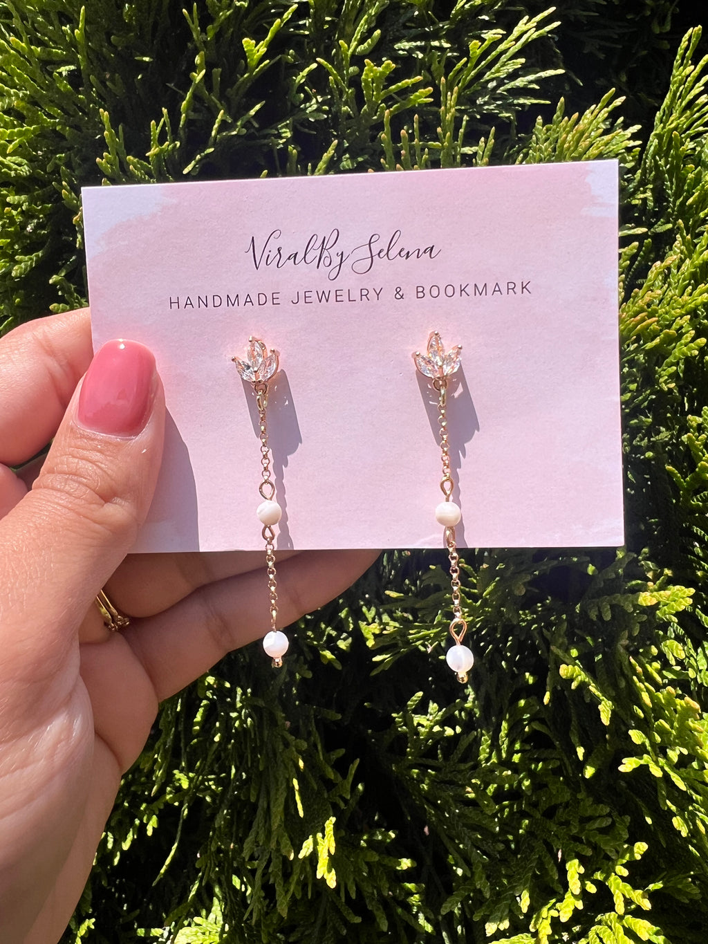 Mother of pearl earring with cubic zirconia studs