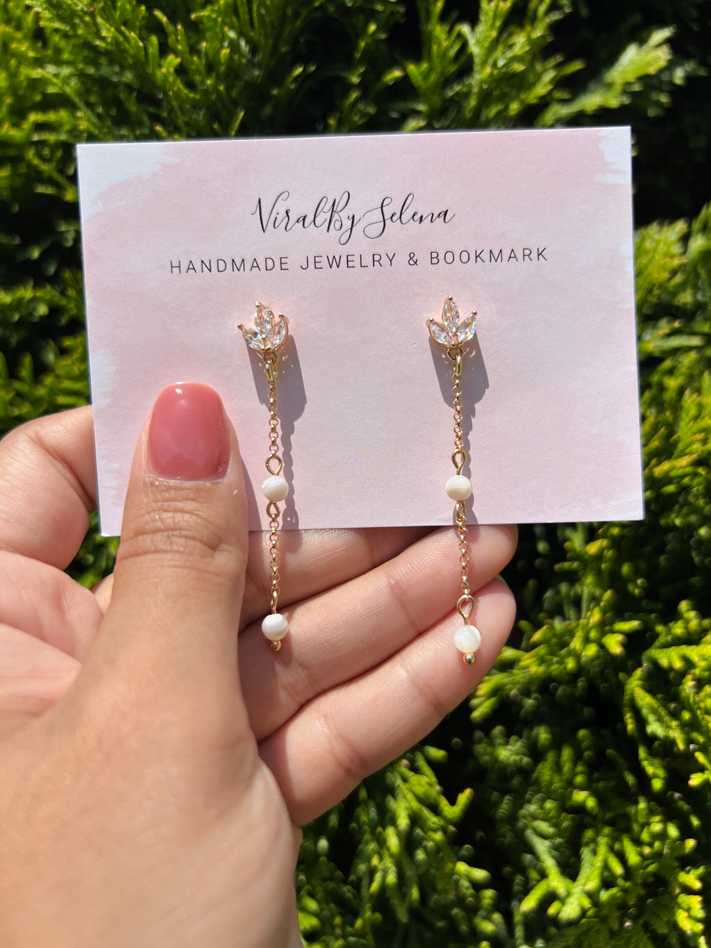 Mother of pearl earring with cubic zirconia studs