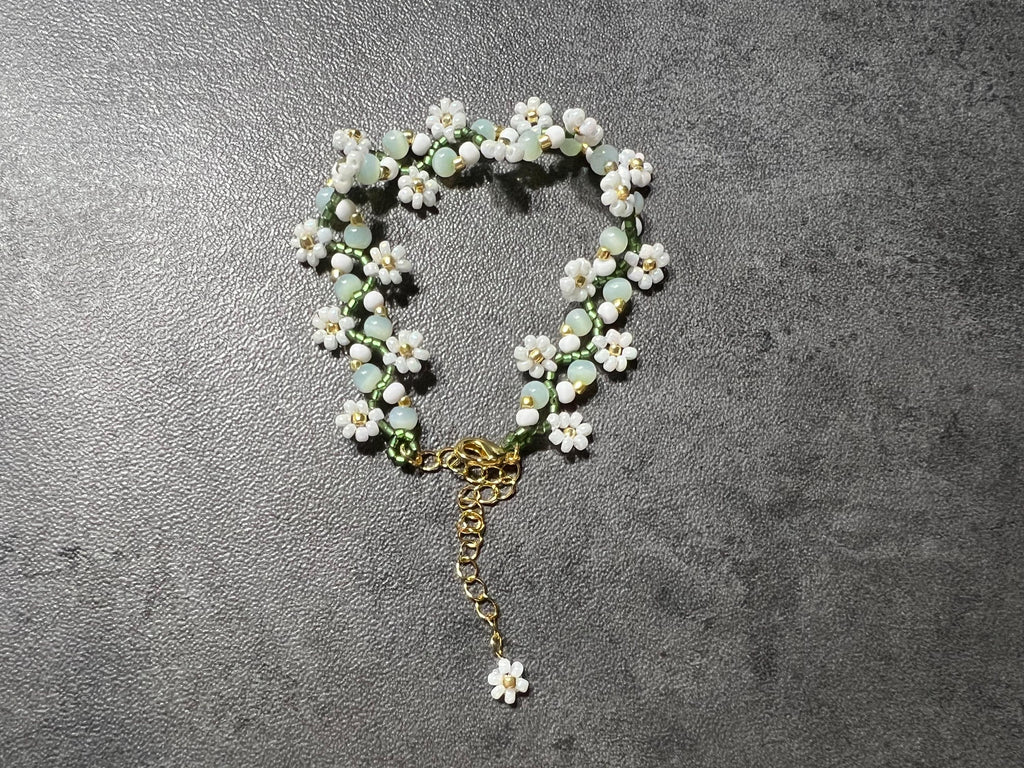 White & Green daisy vine Beaded Bracelet