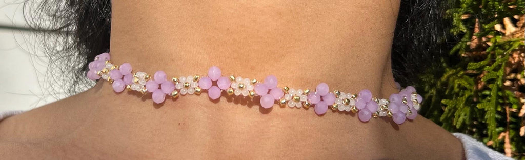 Daisy beaded flower Necklace