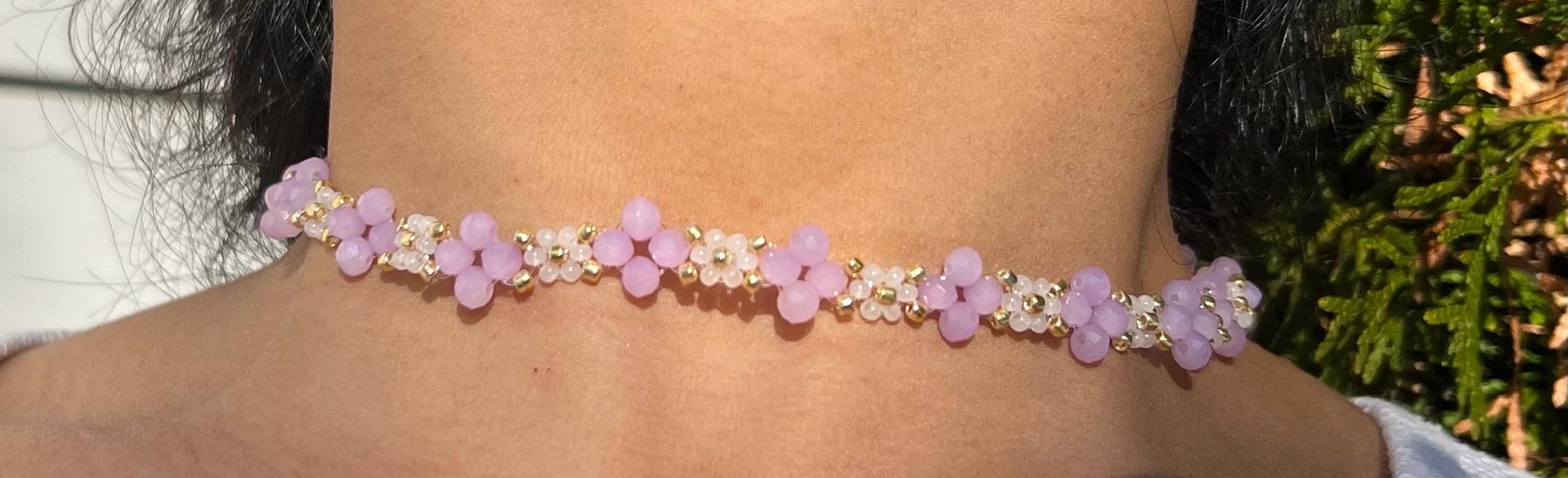 Daisy beaded flower Necklace