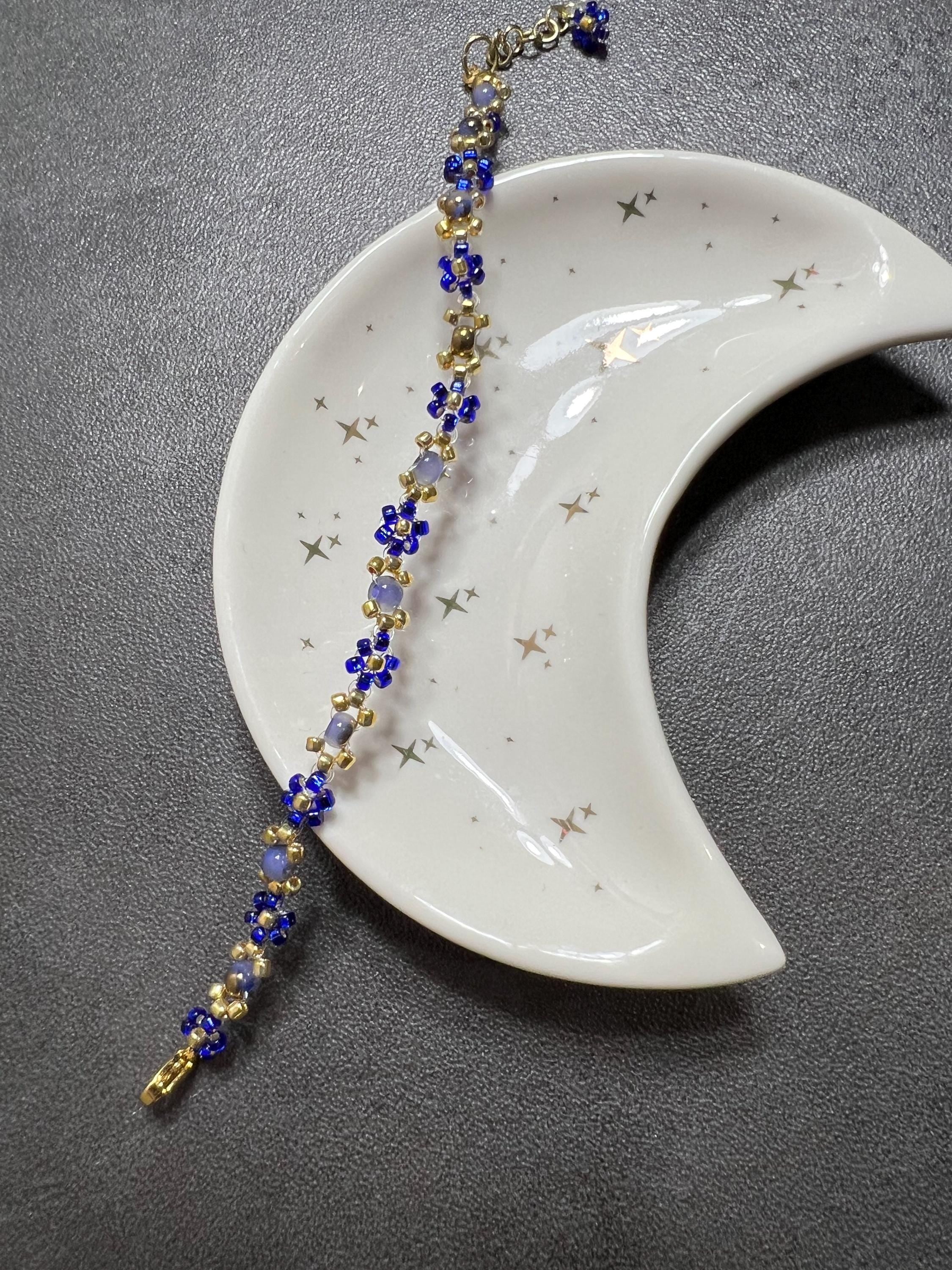 Sapphire Daisy Beaded Bracelet