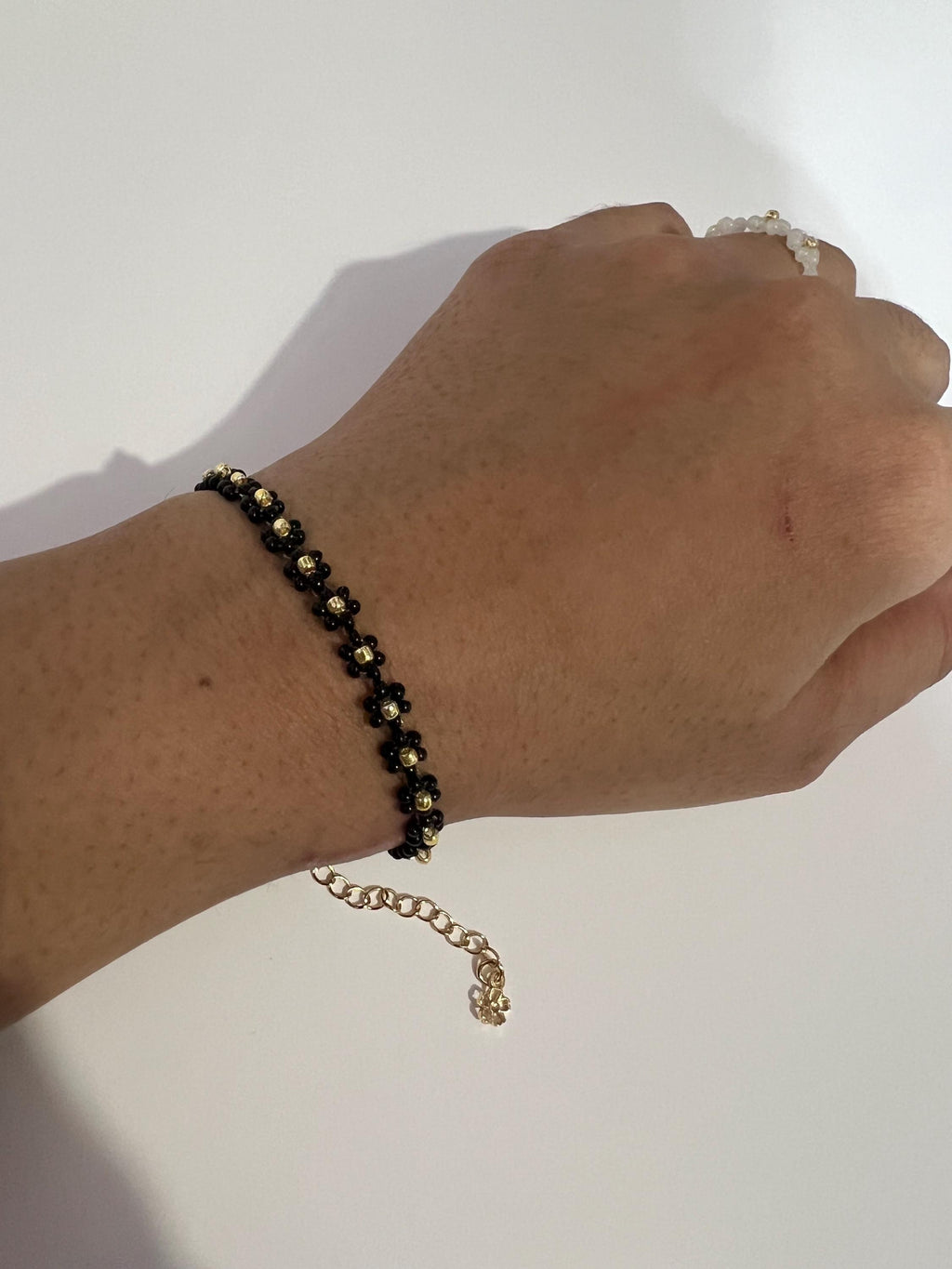Black daisy seed bead Beaded Bracelet