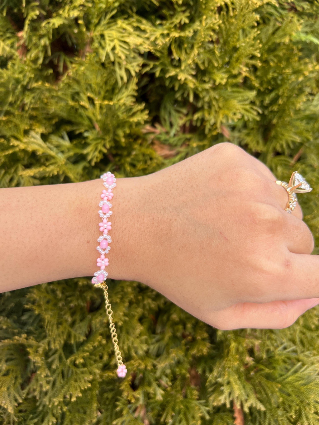 Pink & White elegant flower Beaded Bracelet