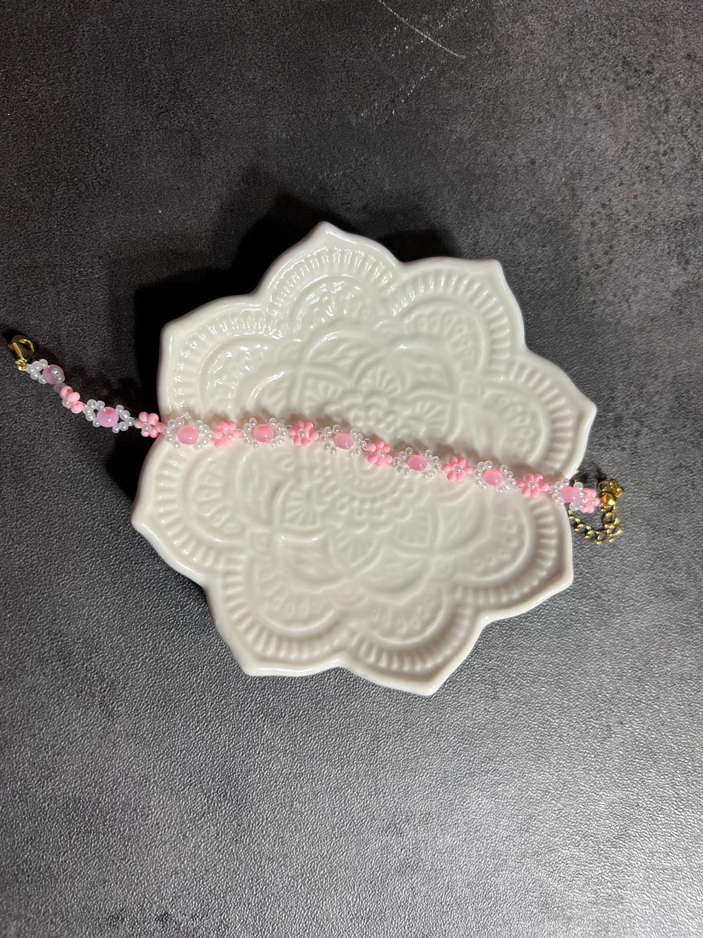 Pink & White elegant flower Beaded Bracelet