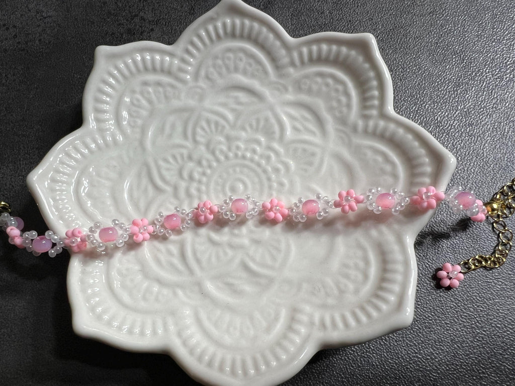 Pink & White elegant flower Beaded Bracelet