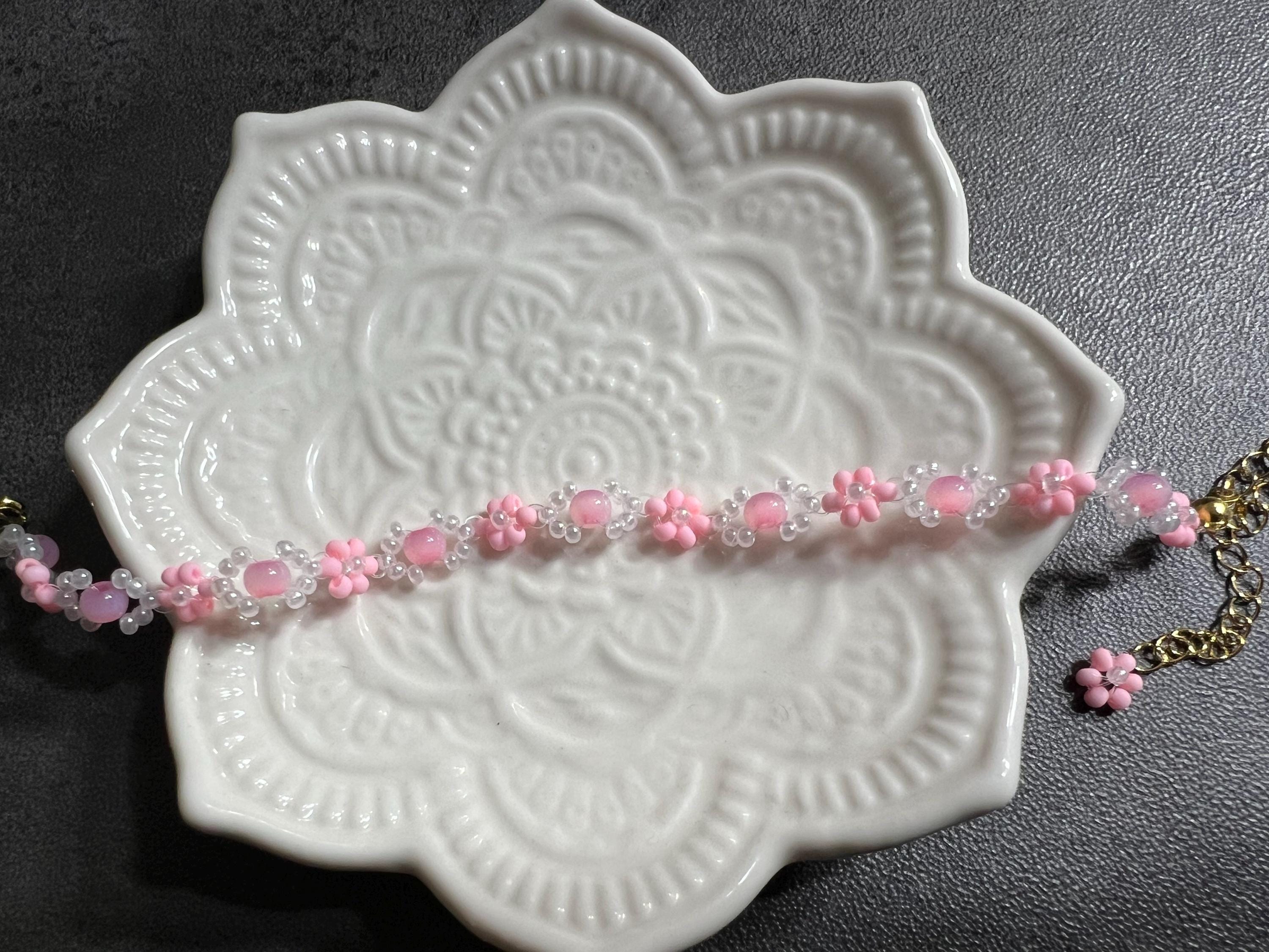 Pink & White elegant flower Beaded Bracelet