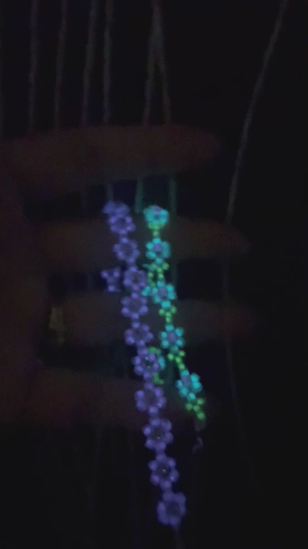 Glow in the dark daisy bracelet